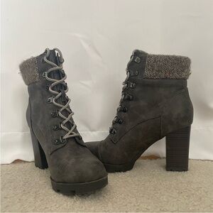 Bamboo Gray chunky Women's lace-up Boots size 8 whimsygoth thick sole heeled